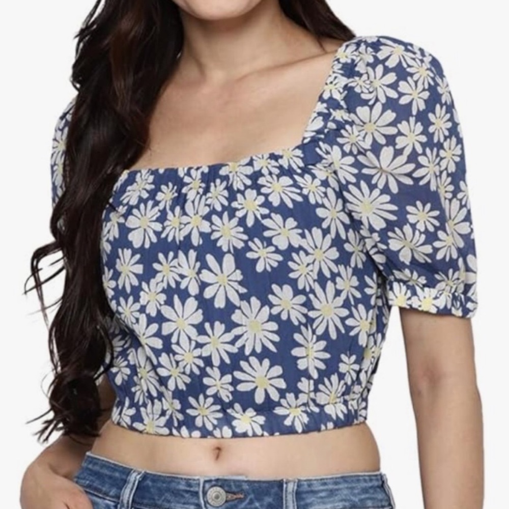 AE - Daisy Print Crop Top